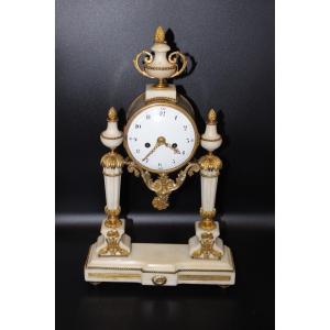 Pendule Portique Fin d'époque Louis XVI En Marbre Et Bronze Doré 