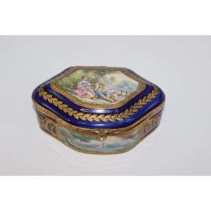 Porcelain Box In The Taste Of Sèvres Around 1900