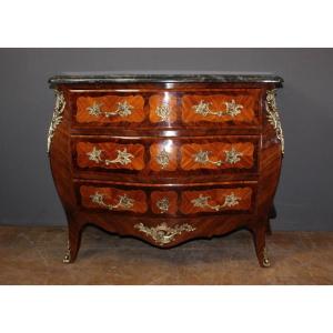 Commode De Style Louis XV En Marqueterie 