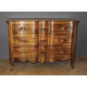 Walnut Crossbow Chest Of Drawers 18th Century