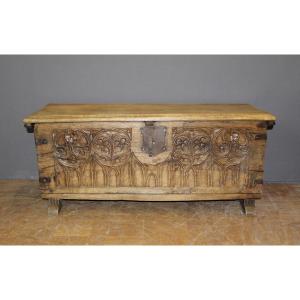 17th-century Gothic Oak Chest