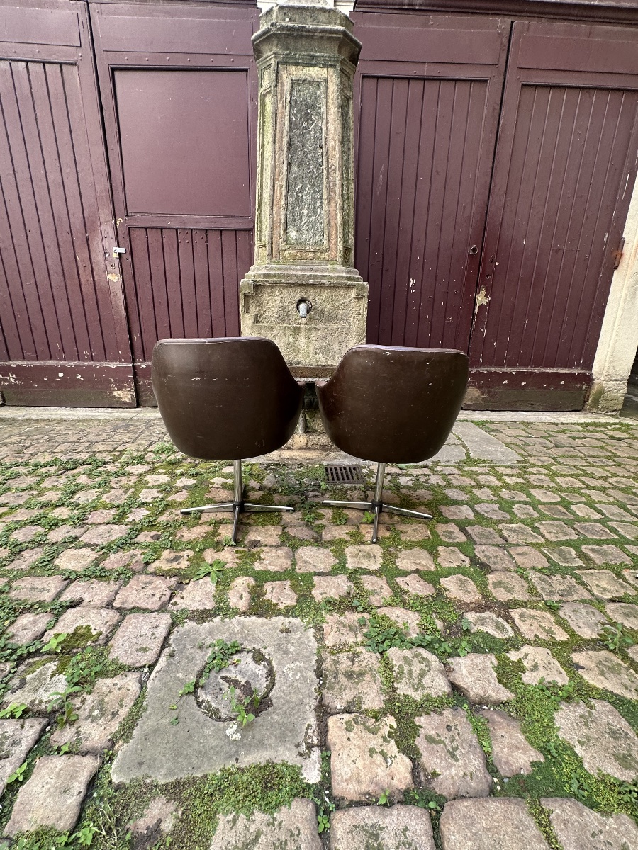 PAIRE DE FAUTEUILS PIVOTANTS DESIGN SCANDINAVE EN CUIR -photo-6
