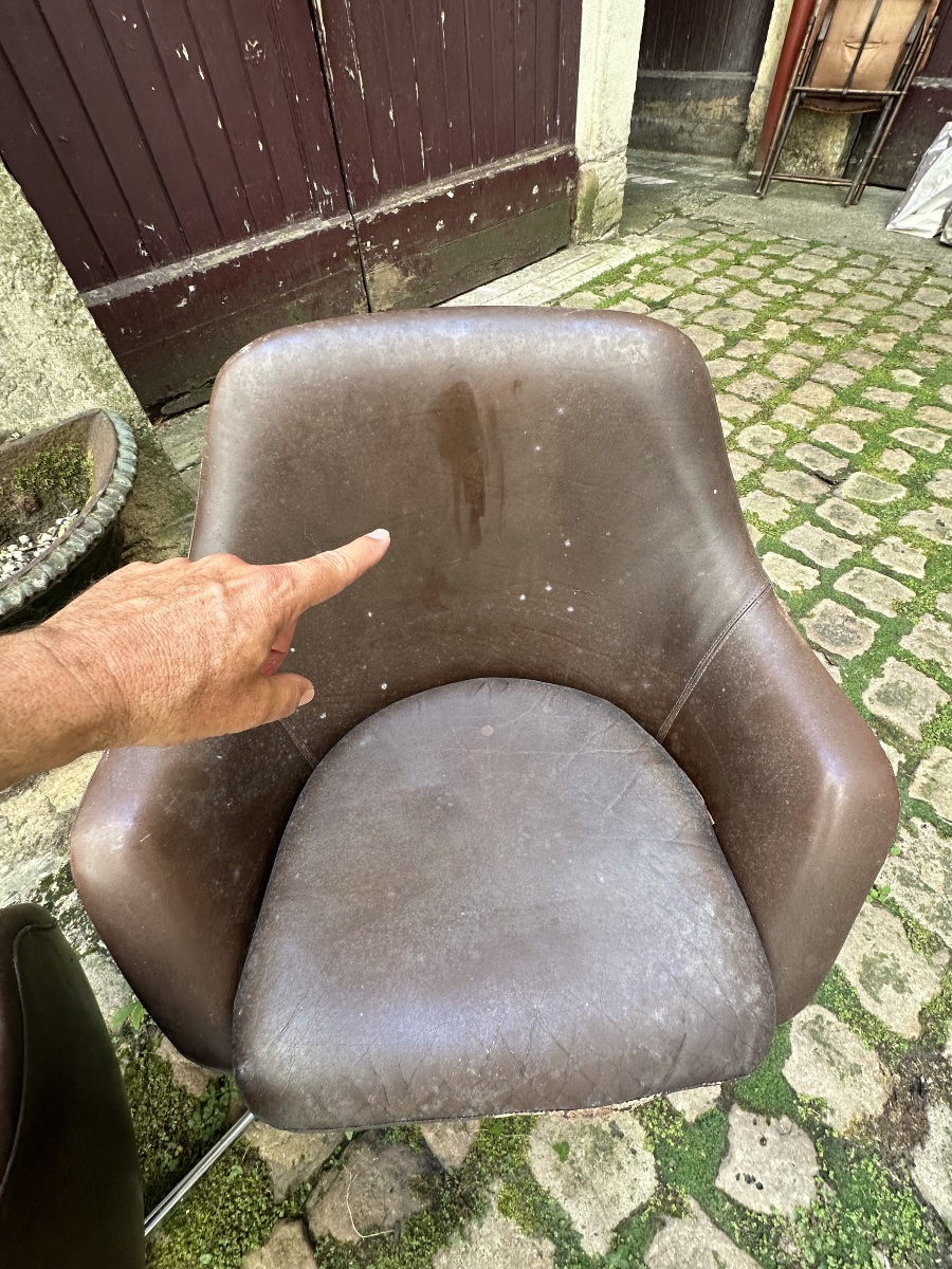 PAIRE DE FAUTEUILS PIVOTANTS DESIGN SCANDINAVE EN CUIR -photo-8