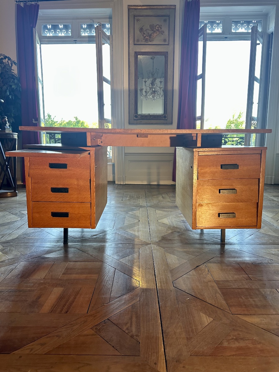 Grand bureau design à deux caissons, à la manière de Jacques Hitier
