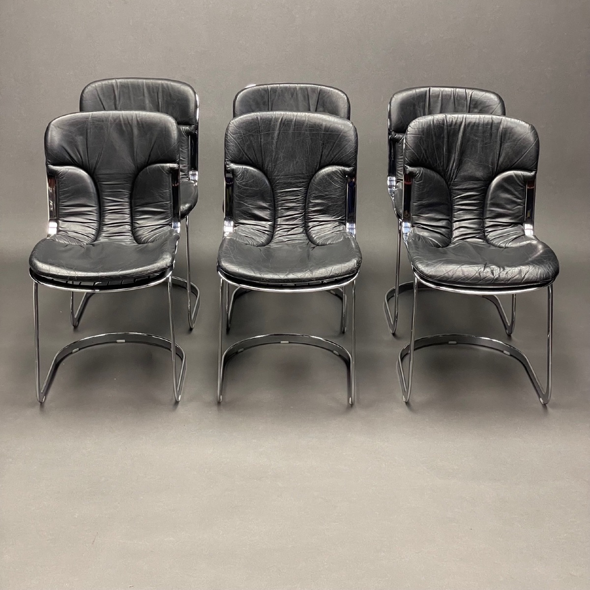 Willy Rizzo, (1928-2013), suite de 6 chaises métal chromé et cuir, édition Cidue Italy, ca 1975-photo-6
