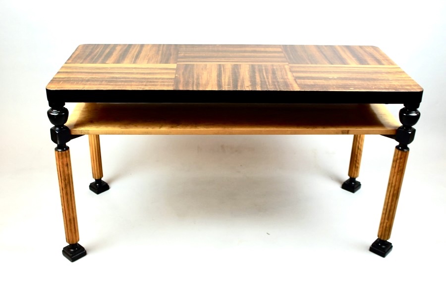 Table basse Art Déco -Suède, double plateau palissandre et citronnier, pieds cannelés