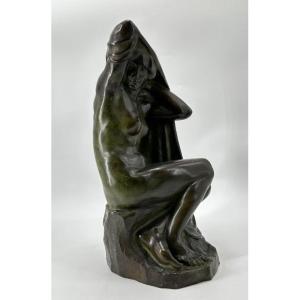 Etienne Nangels (1895-1960), nu féminin drapé, bronze, signée, patine verte nuancée, H. 58 cm