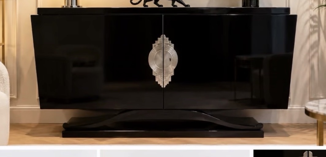Magnifique buffet de style Art Déco, entièrement laqué noir brillant, en  bel état.-photo-2