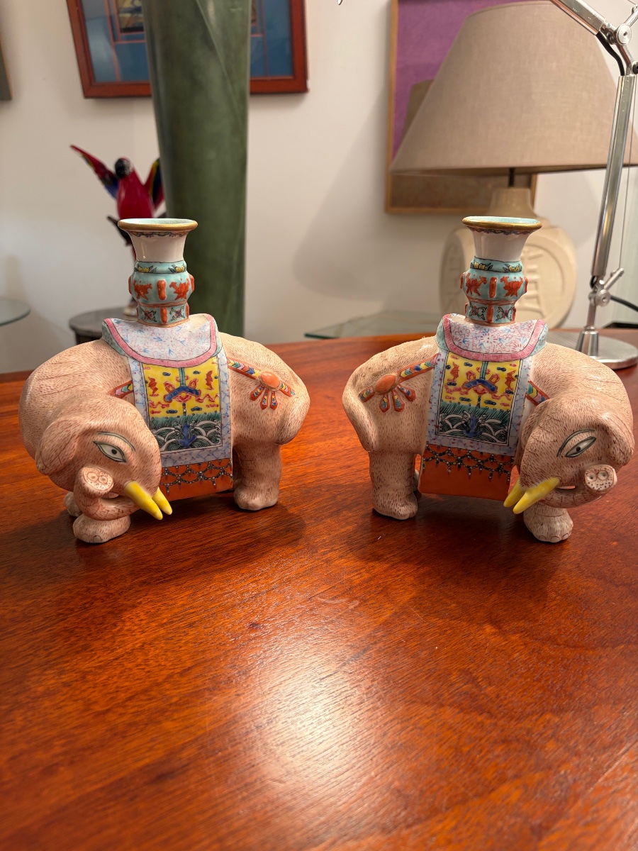 Paire de bougeoirs éléphants en porcelaine de Chine Famille Rose – XIXe/XXe siècle-photo-3