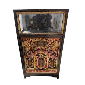 Important Antique Vietnamese Display Cabinet – Circa 1900 – Lacquered And Gilded Wood