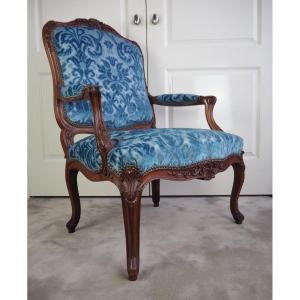 Large Fauteuil Louis XV