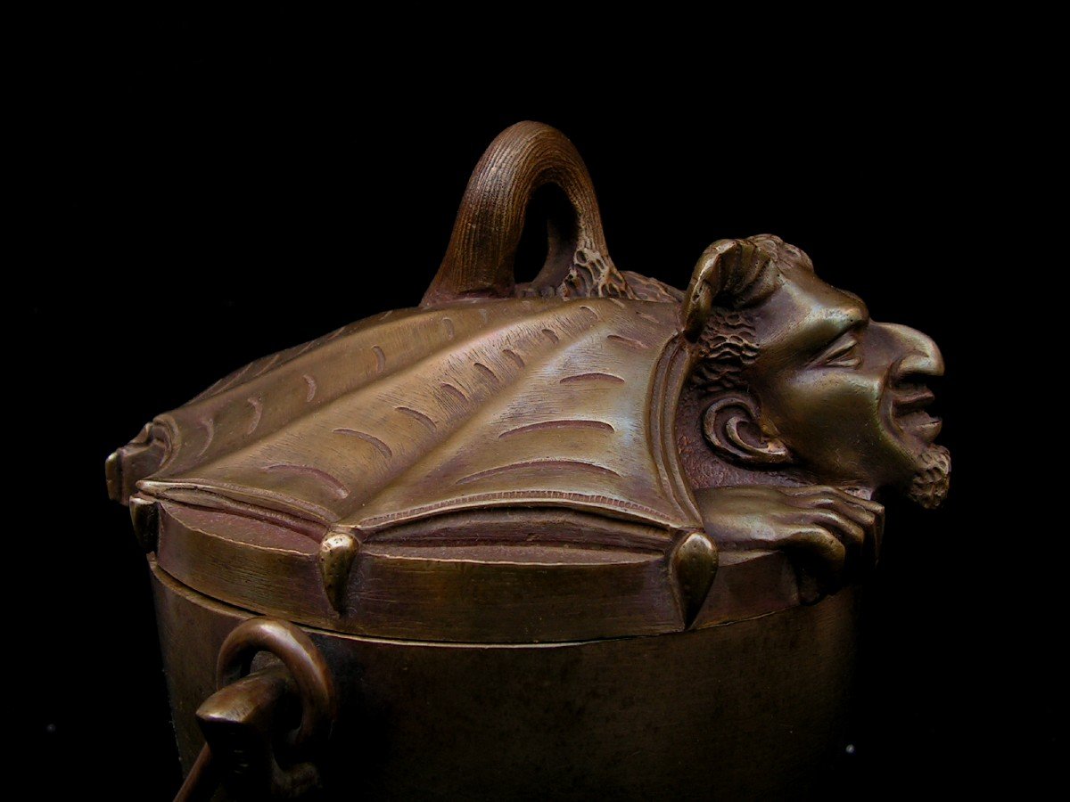 The Devil Coming Out Of The Cauldron Tobacco Pot In Bronze And Marble XIX Eme-photo-1