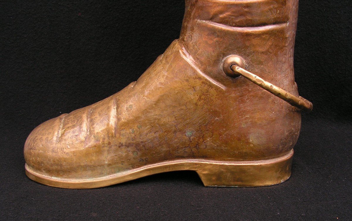 Old Boot Umbrella Stand In Brass Work Of Brassworker Popular Art-photo-1