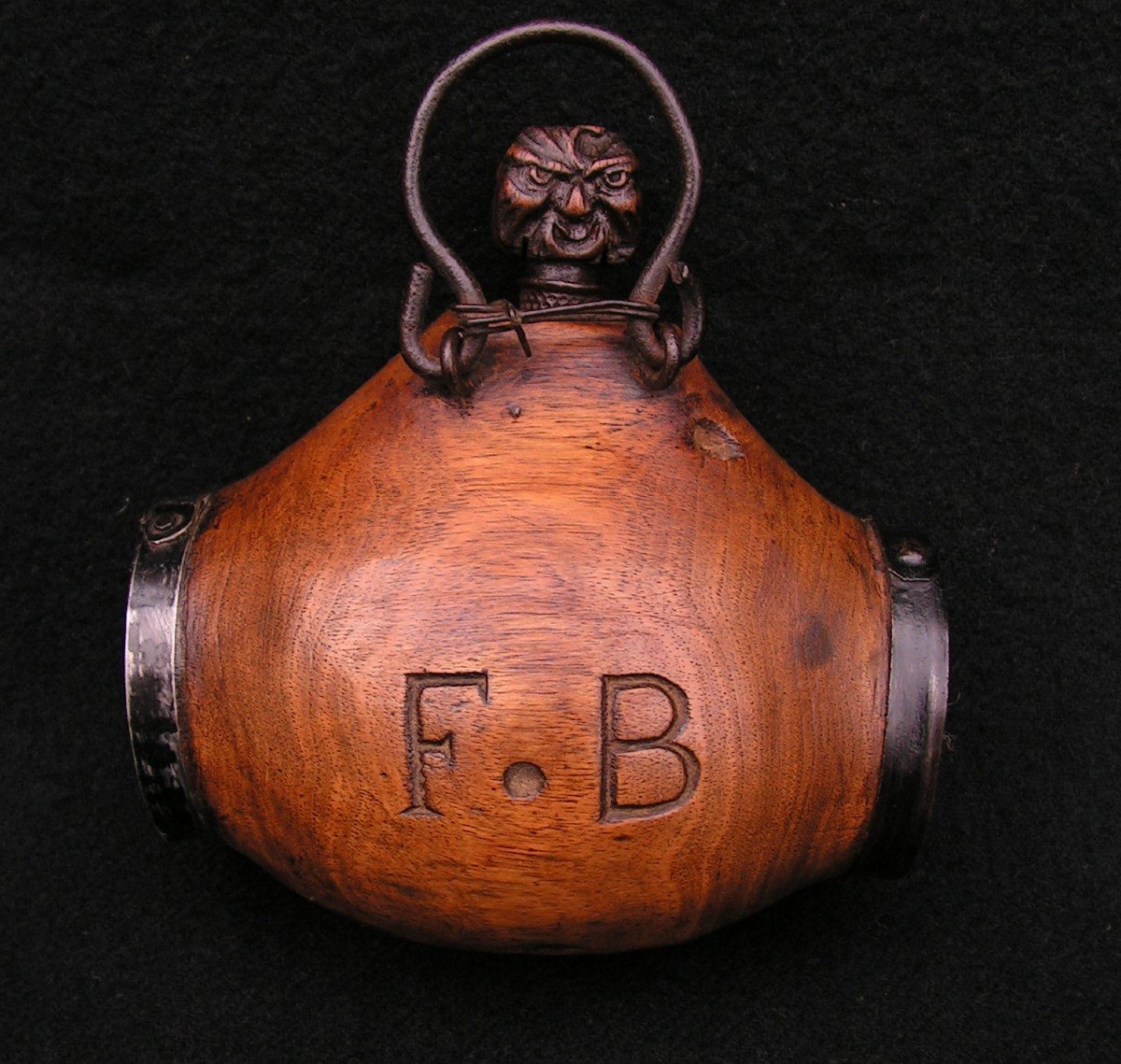 Art Populaire Tonneau Ou Tonnelet En Bois Sculpt&eacute;, Visages, Personnage Breton Ou Vend&eacute;en-photo-4