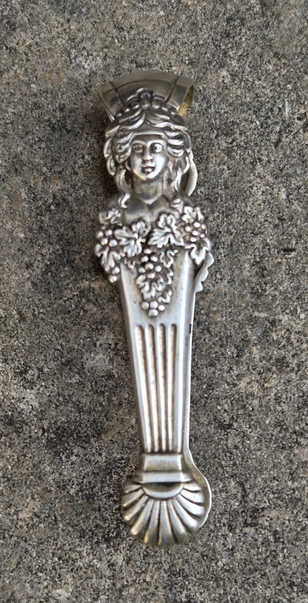 Small Solid Silver Sugar Tongs With A Woman With Grapes-photo-1