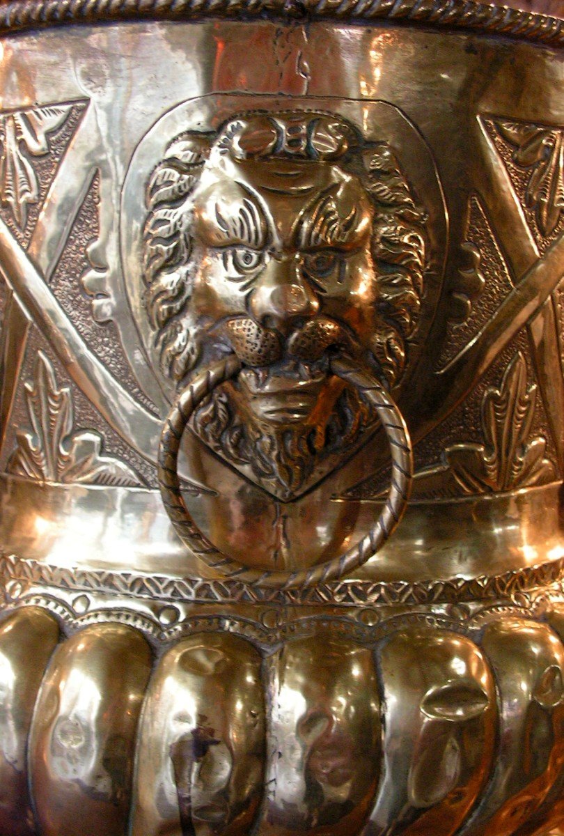 Pair Of 18th Century Refreshers Lion's Mufles And Repoussé Brass Zinc Interiors Cache Pots-photo-3