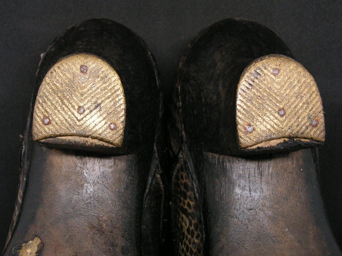 Pair Of Women's Clogs Or Galoshes Imitation Lizard Leather And Wood-photo-6