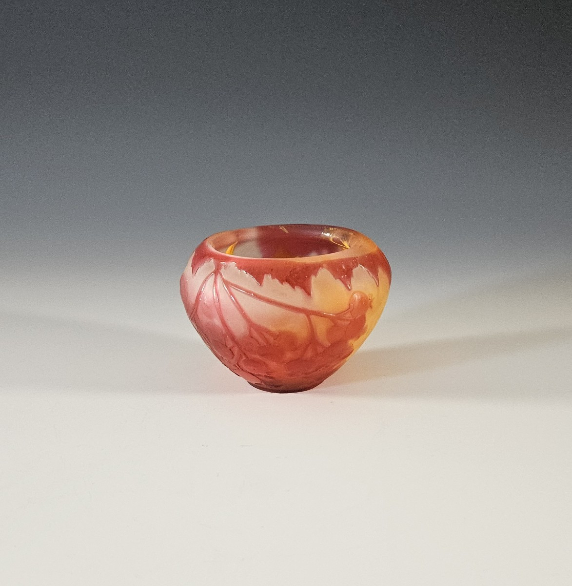 GALLE Vase boule aubépine dégagé à l'acide - Art nouveau-photo-2