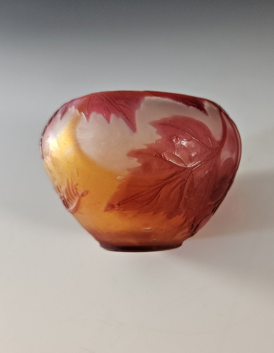 GALLE Vase boule aubépine dégagé à l'acide - Art nouveau-photo-5