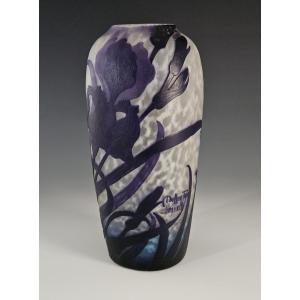 Muller Frères Lunéville - Vase décor IRIS VIOLETS dégagé à l'acide - Art Nouveau