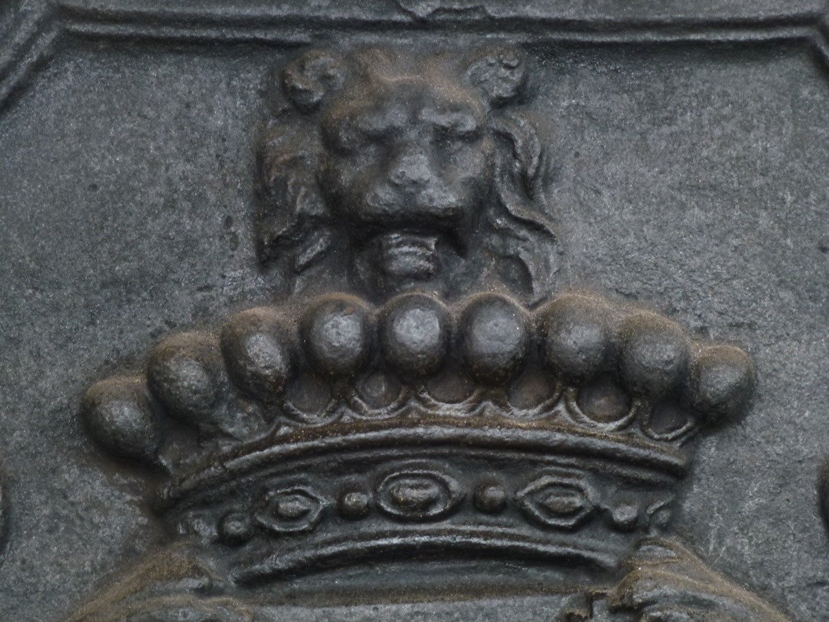 Fireback With The Arms Of René III De Froulay (79x80 Cm)-photo-3
