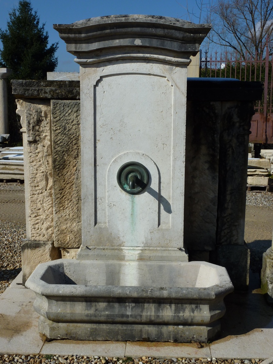 Fontaine En Pierre d'époque XIXe Siècle