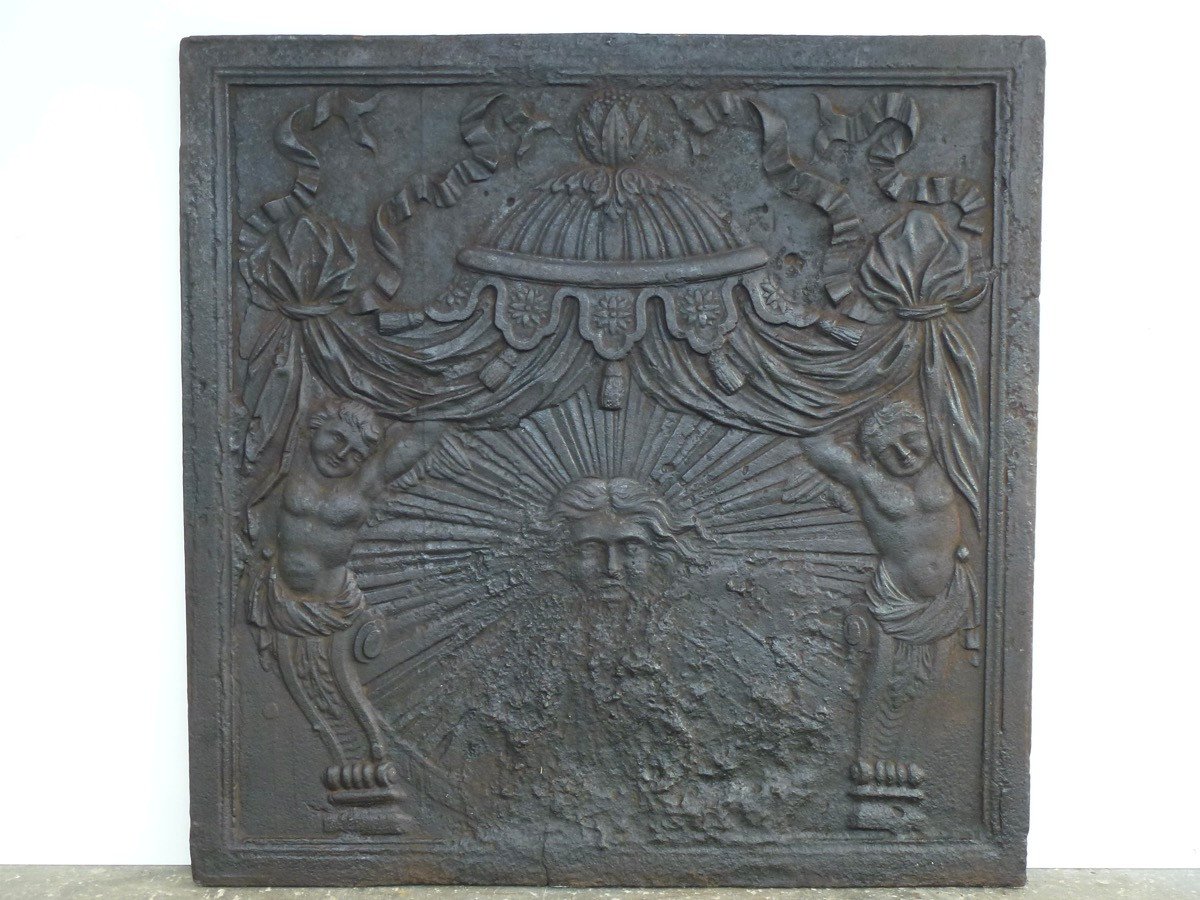 Plaque de cheminée au Roi Soleil rayonnant  (99x98 cm)