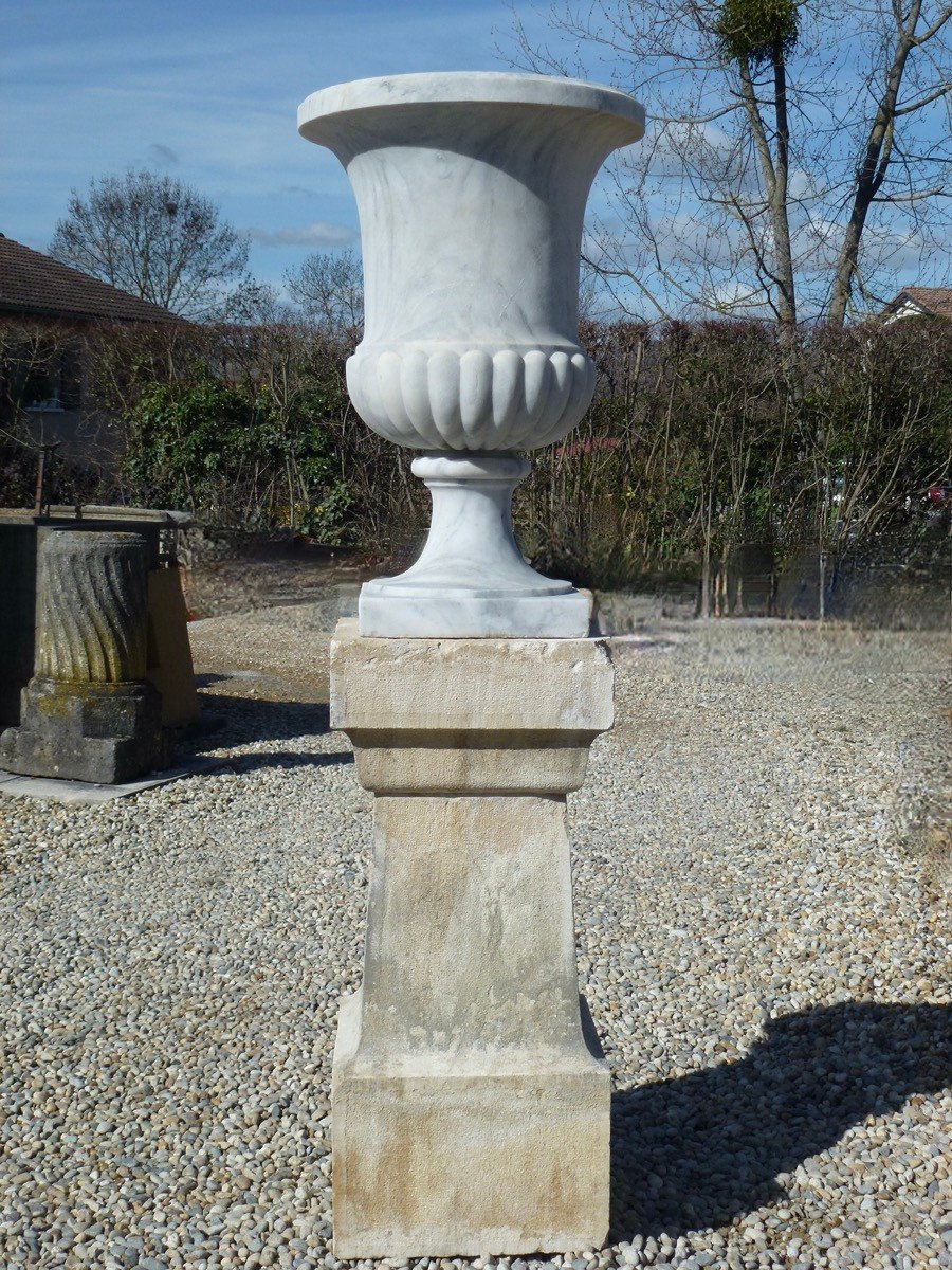 Important White Carrara Marble Vase-photo-2