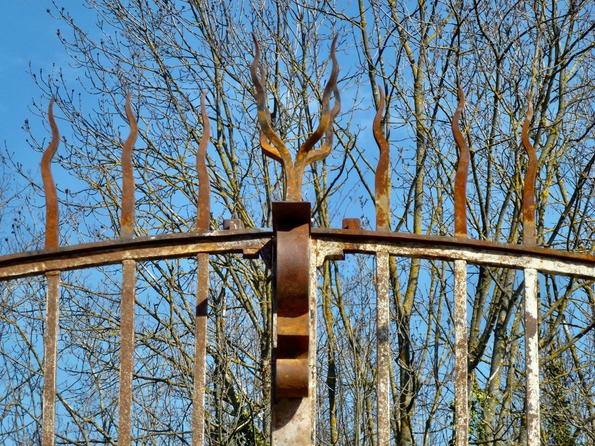 grille de parc forgée au XVIIème siècle, d'époque Louis XIV, en parfait état-photo-3