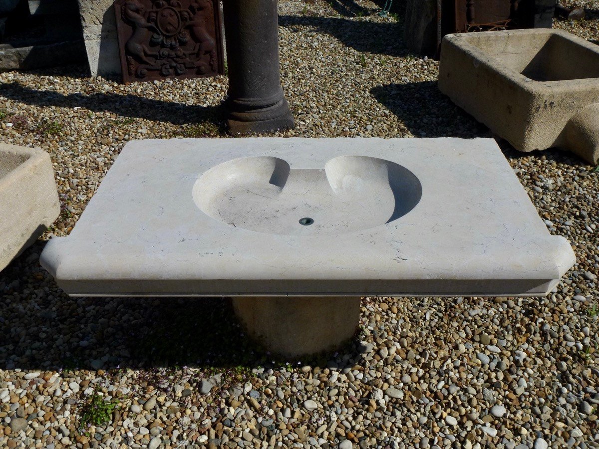 Louis XV Style Basin In 19th Century Hard Stone.