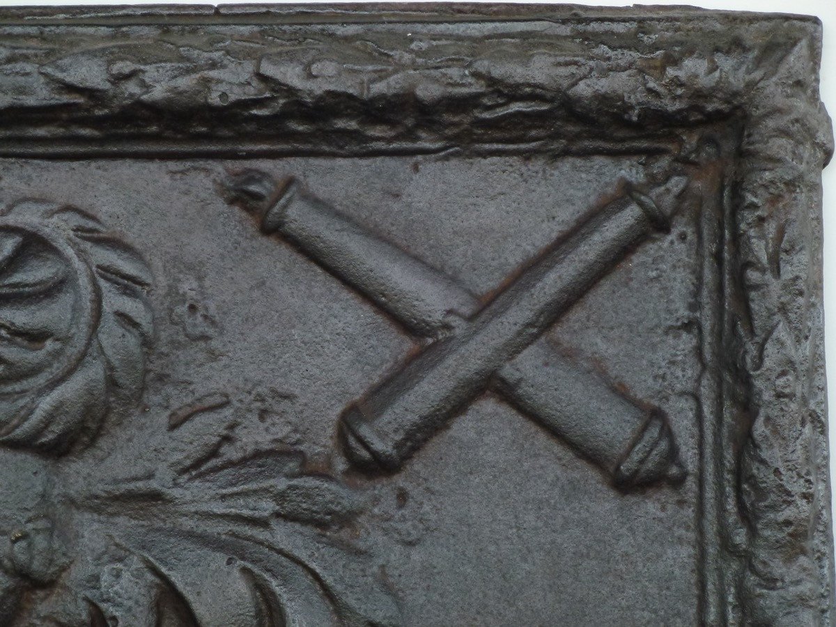 Plaque de cheminée XVIIème S. aux armes de Pierre ARNOUL de ROCHEGUDE (78x82 cm)-photo-4