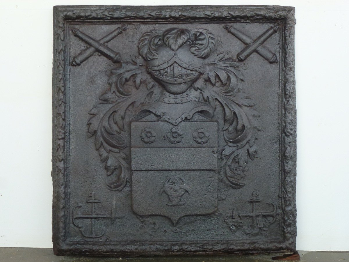 Plaque de cheminée XVIIème S. aux armes de Pierre ARNOUL de ROCHEGUDE (78x82 cm)