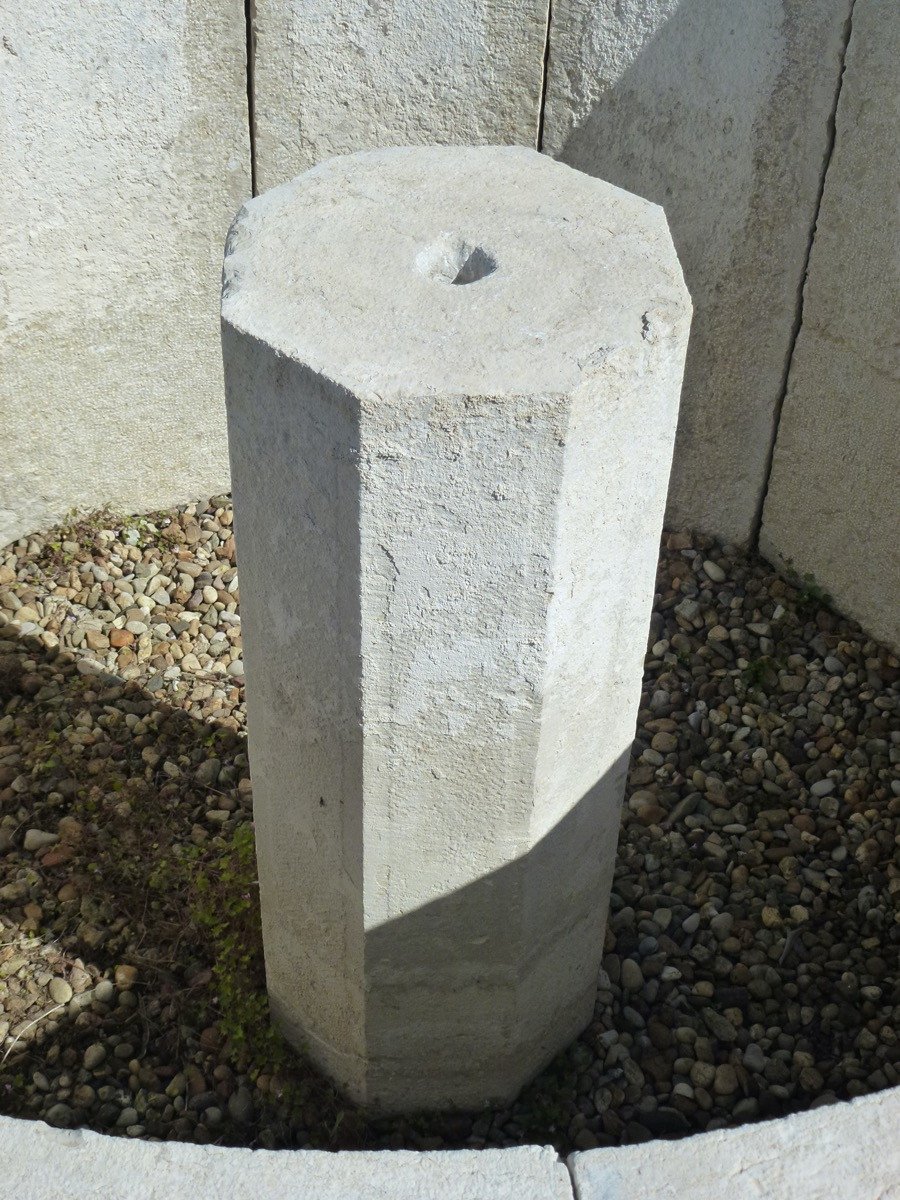 Fontaine en pierre calcaire blanche dure provenant des Alpes de Haute Provence-photo-2