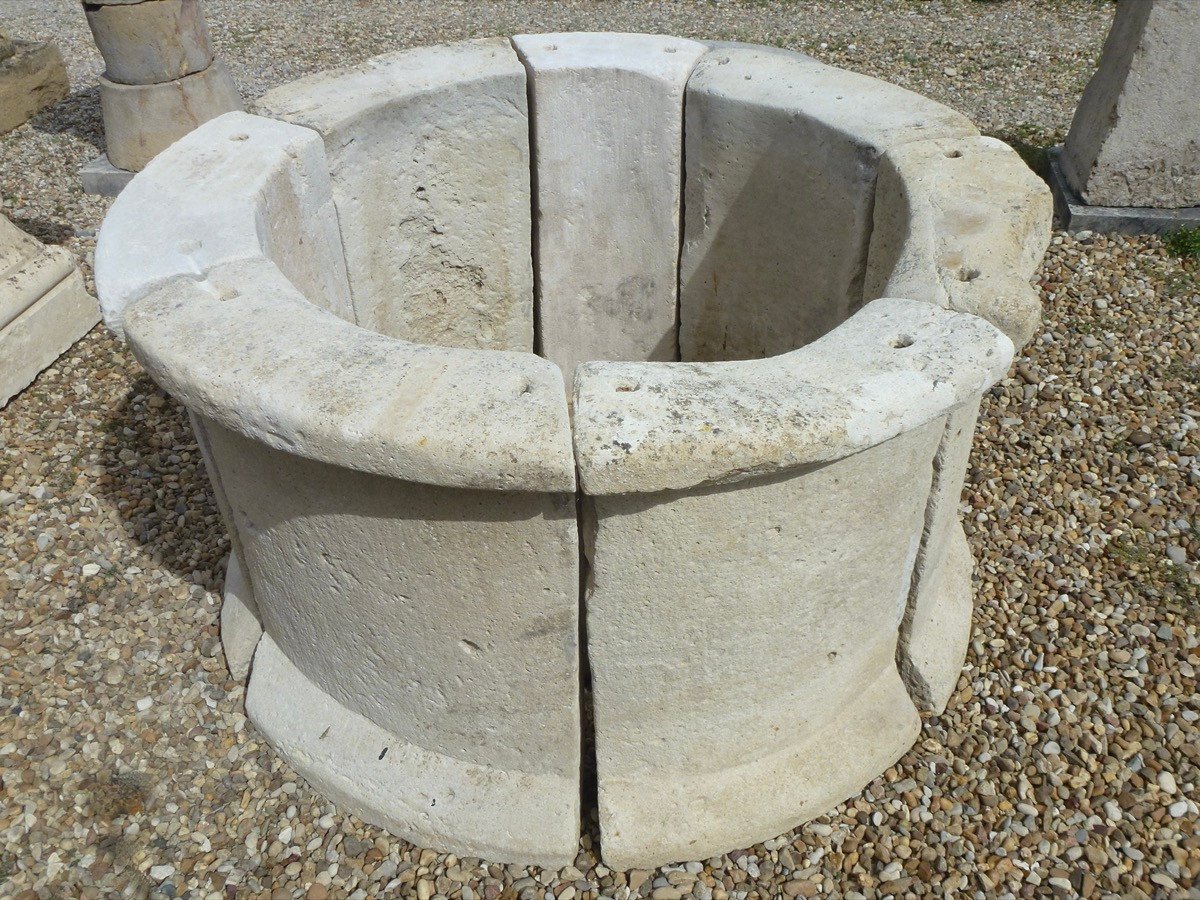 Important And Rare Well Carved In The 17th Century-photo-1