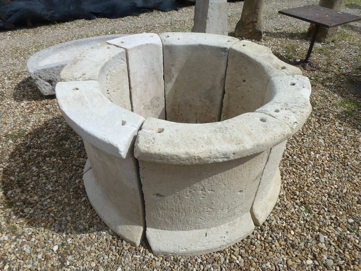 Important And Rare Well Carved In The 17th Century-photo-2