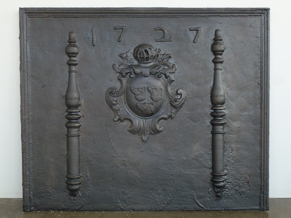 Fireback Dated 1727 With The Arms Of The De Bonnay Family (89x70 Cm)