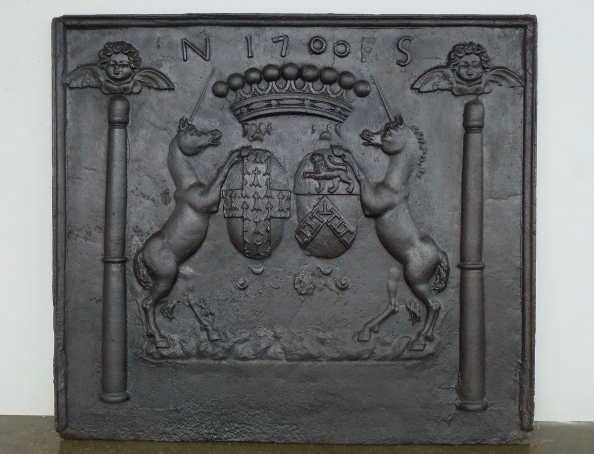 Plaque de cheminée aux armes d’alliance La Palud et le Hardy du Fay de la Trousse 114x102