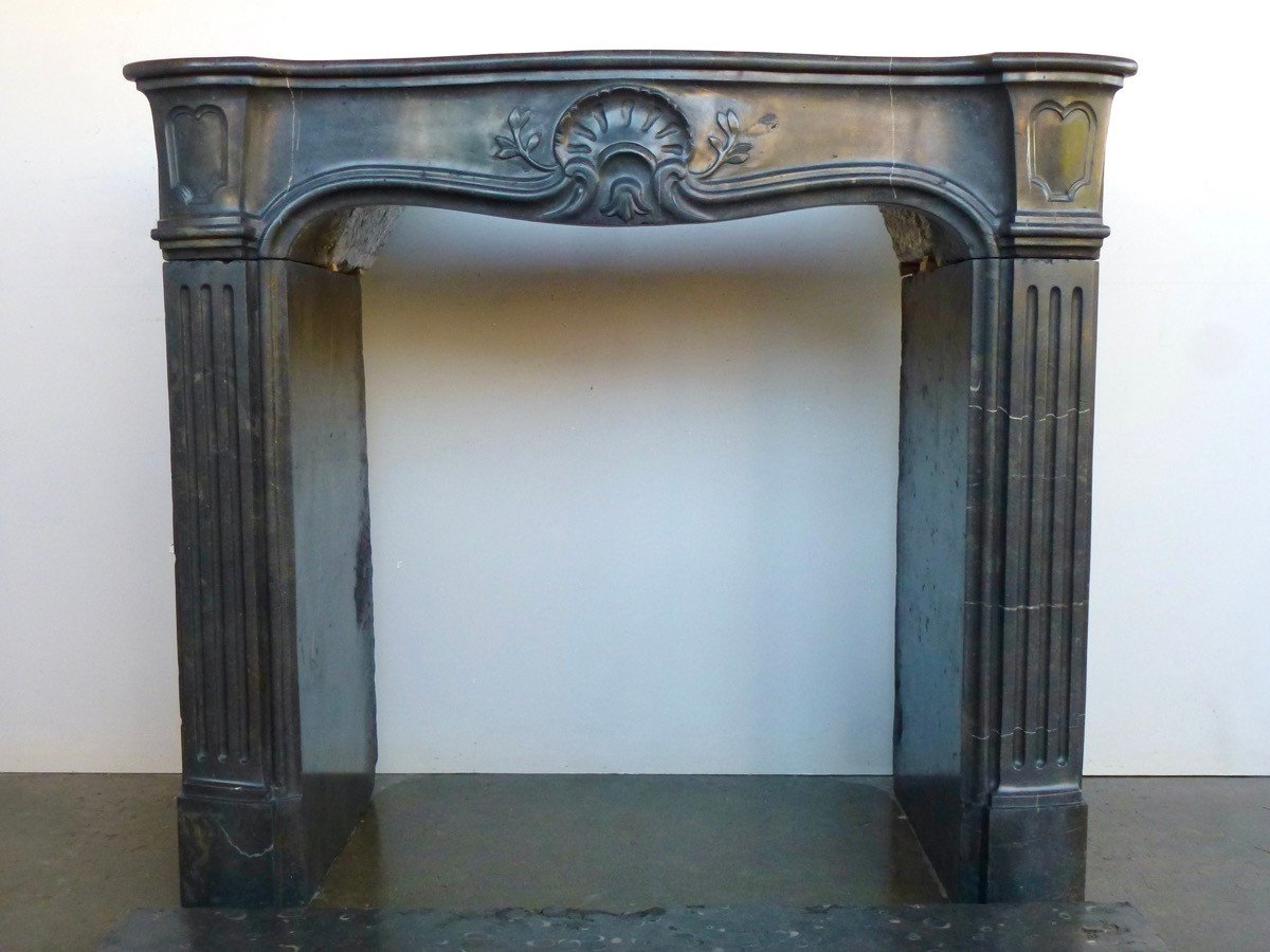 Small Louis XV Period Fireplace In Black Stone From Saint Cyr To Mont d'Or-photo-2