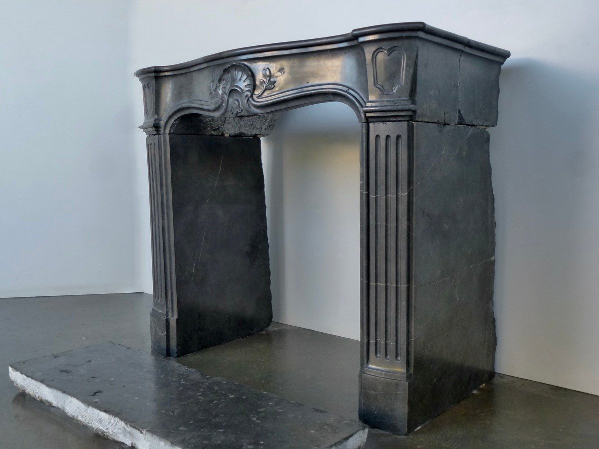 Small Louis XV Period Fireplace In Black Stone From Saint Cyr To Mont d'Or-photo-4