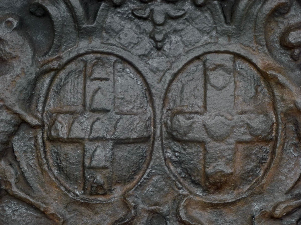 Fireplace Plate With The Arms Of Charles De La Châtre And Elisabeth Louise De Harville (64x64 -photo-2