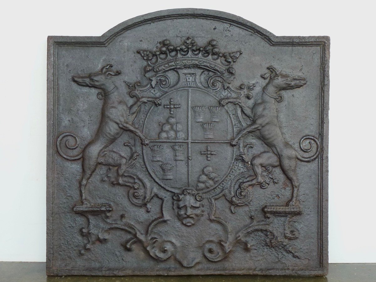 Plaque de cheminée aux armes de Joseph Durey de Sauroy (96x90 cm)