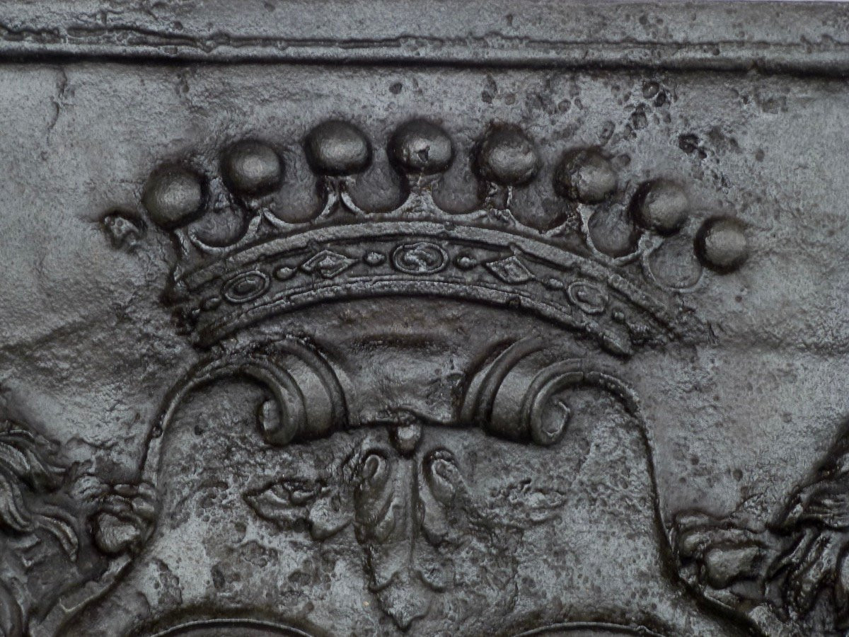 Plaque de cheminée aux armes de Aimé-Julien Rigod de Terrebasse et de Benoîte Roulet (64x58 cm)-photo-3
