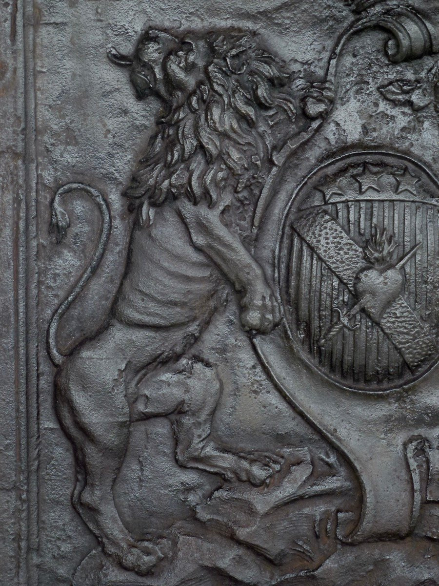 Plaque de cheminée aux armes de Aimé-Julien Rigod de Terrebasse et de Benoîte Roulet (64x58 cm)-photo-4