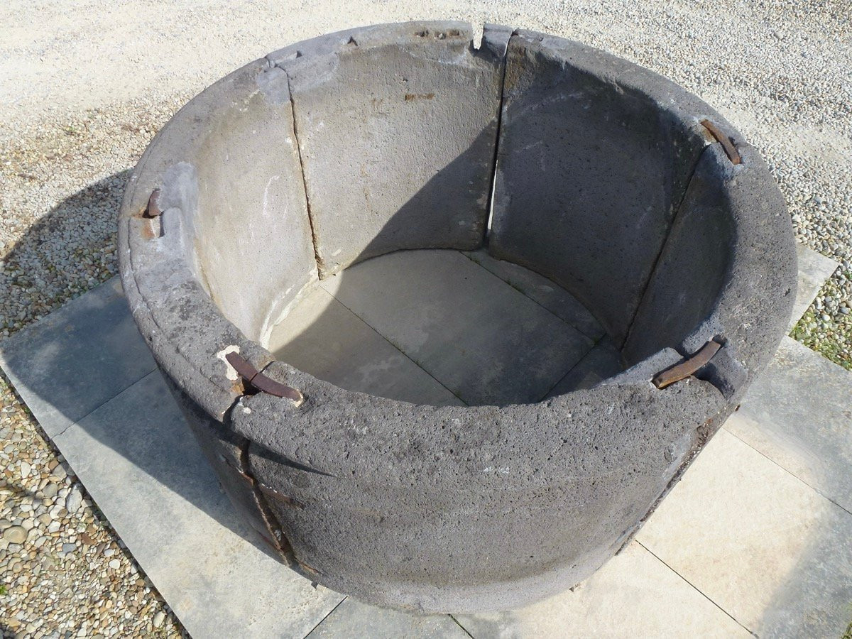 Important puits en pierre de Volvic d'époque Louis XVI-photo-2