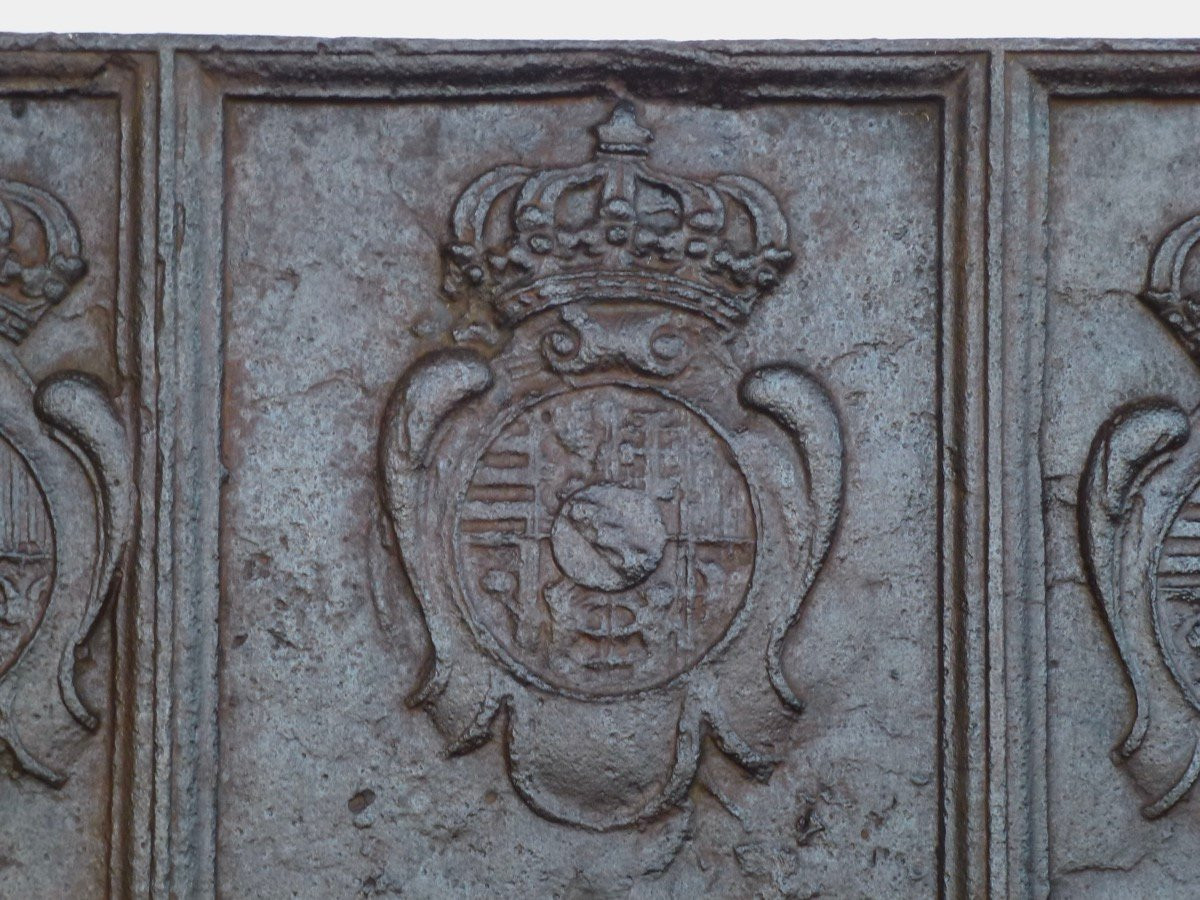 Plaque de cheminée aux armes du duc Léopold de Lorraine XVIIIe S.  (78x79 cm)-photo-2