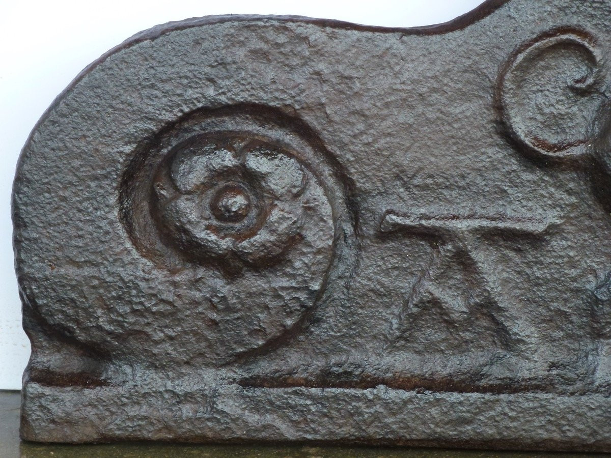 Fireplace Plate With The Coat Of Arms Of Louis XII Dated 1608 (108x49 Cm)-photo-4