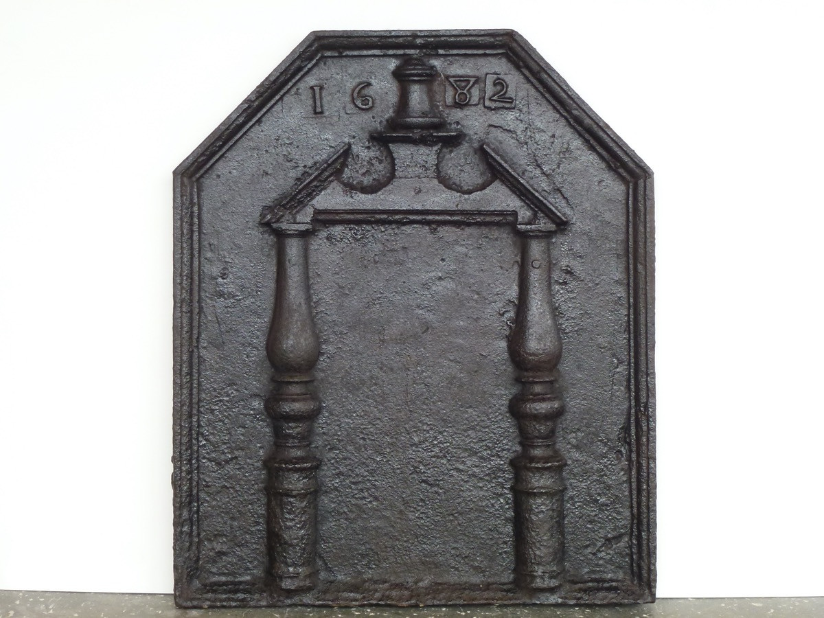 Franche-comté Fireback In The Temple - 17th Century. 1682