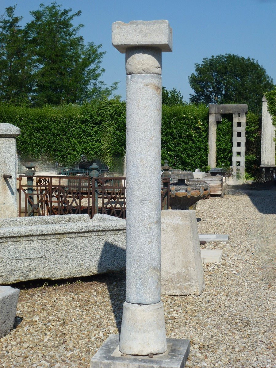 Stone Column From Saint Cyr Au Mont d'Or 17th Century-photo-2