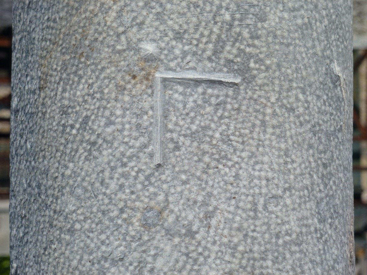Stone Column From Saint Cyr Au Mont d'Or 17th Century-photo-4