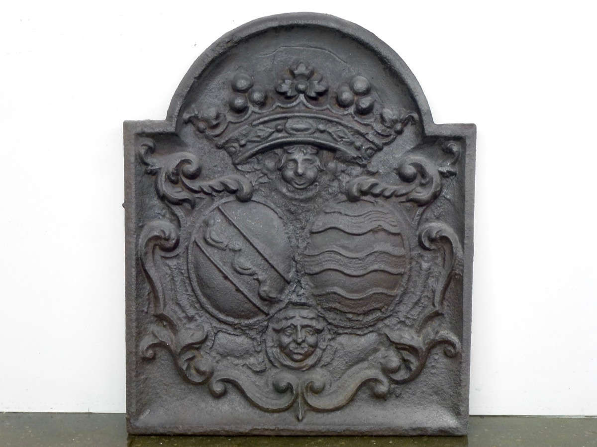 Fireplace Plaque Bearing The Combined Coat Of Arms Of Morel De La Motte And Martin De La Balluère 57x69